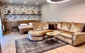 Kenyelmes Apartman A Belvaros Szelen