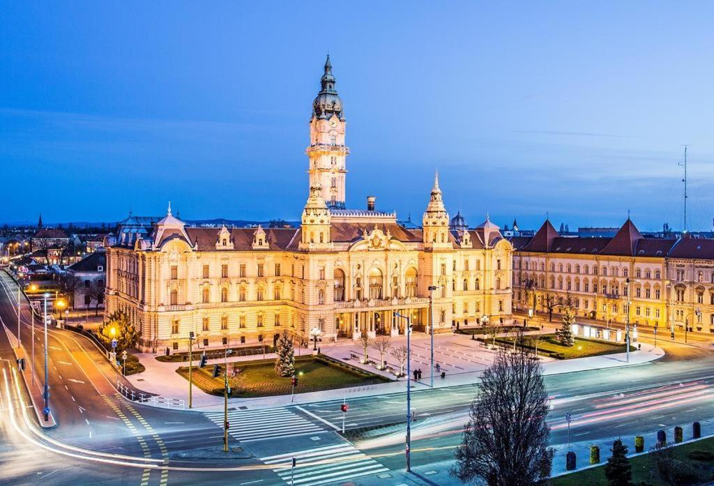 Kenyelmes Apartman A Belvaros Szelen Győr Exterior foto