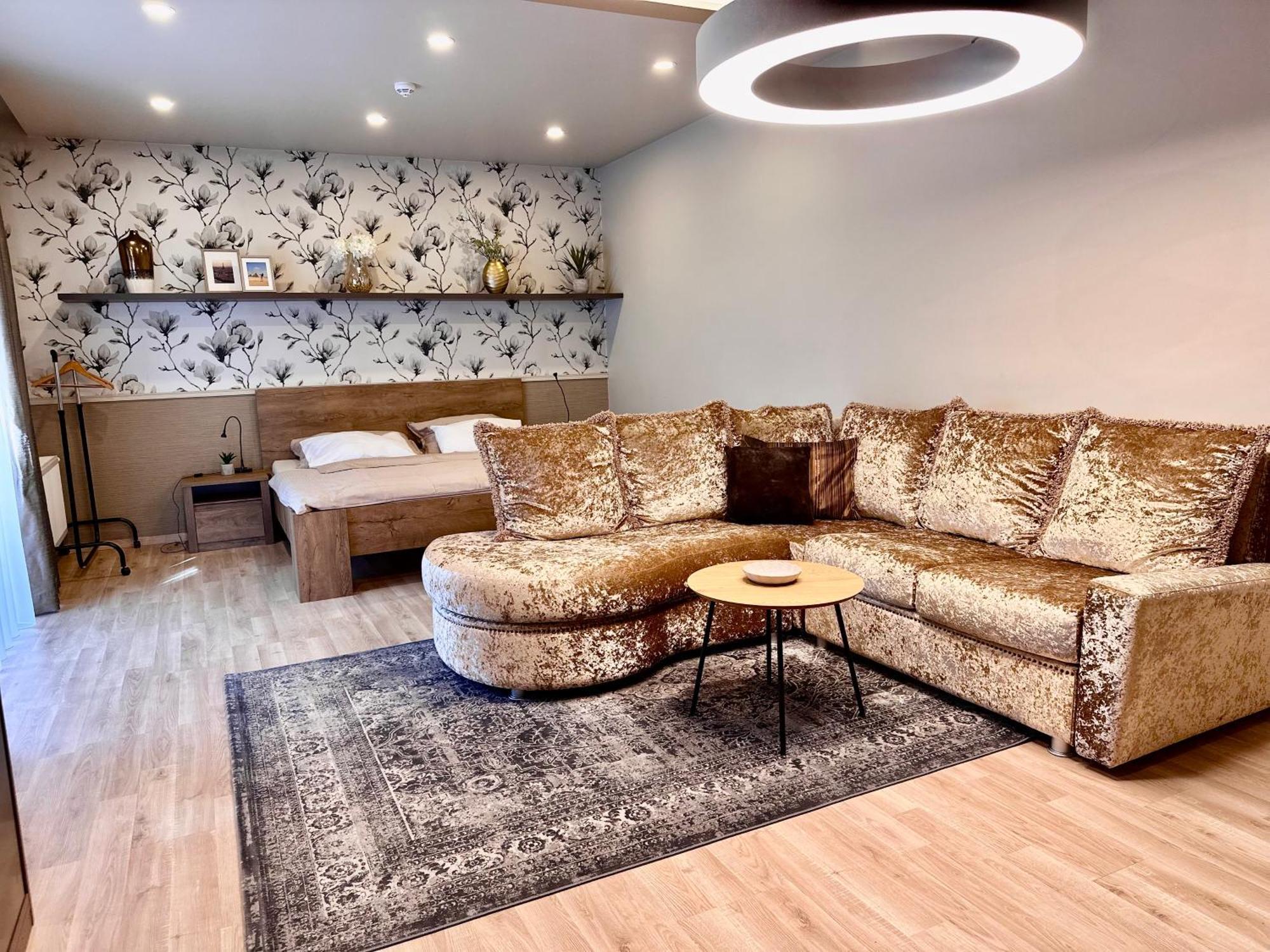 Kenyelmes Apartman A Belvaros Szelen Győr Exterior foto